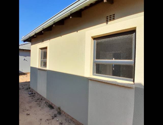 2 BEDROOM FREEHOLD FOR SALE IN NEW MODDER